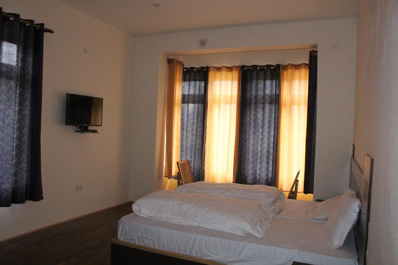 Hotel Kasdar Ladakh Лех Екстериор снимка
